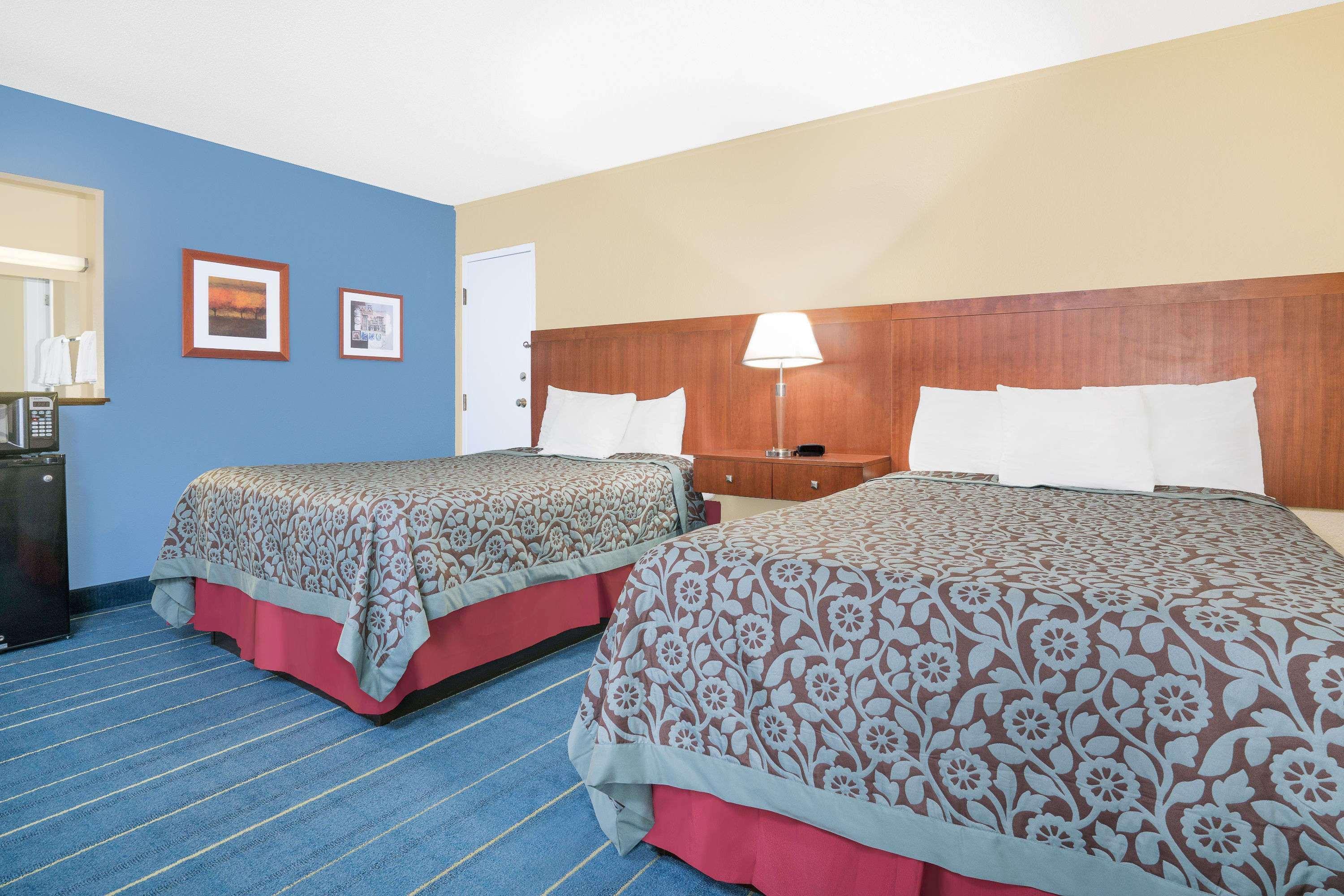 Days Inn By Wyndham Alexandria Mn Extérieur photo