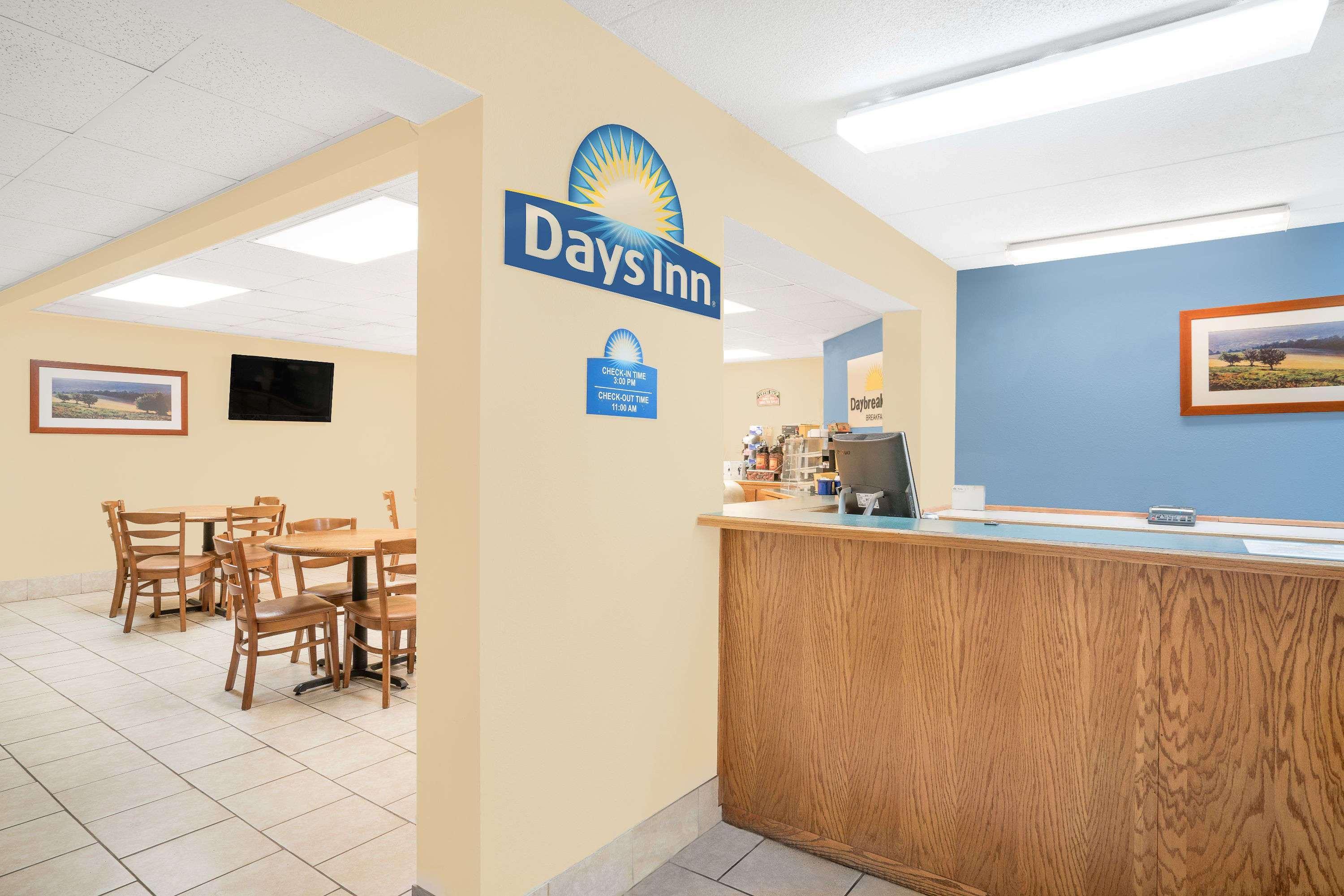 Days Inn By Wyndham Alexandria Mn Extérieur photo