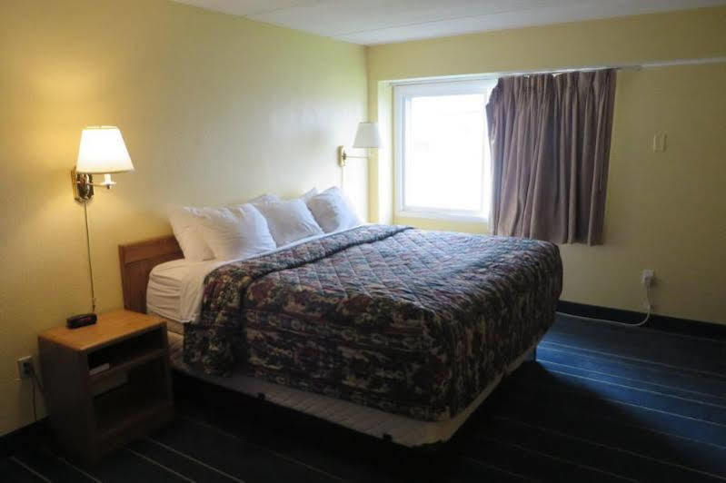 Days Inn By Wyndham Alexandria Mn Extérieur photo
